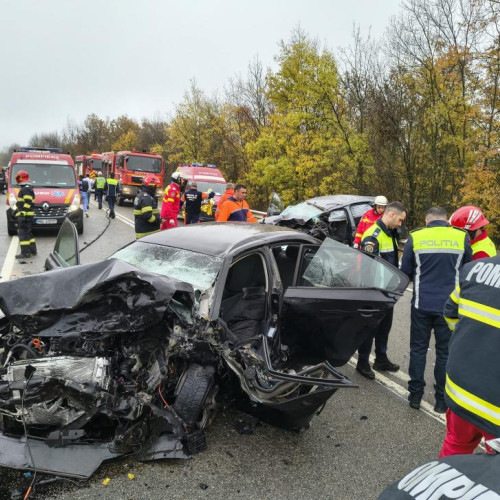Accident între două mașini în comuna Albeștii de Argeș