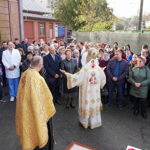Arhiepiscopul Casian a binecuvântat noua capelă din Spitalul CFR Galați
