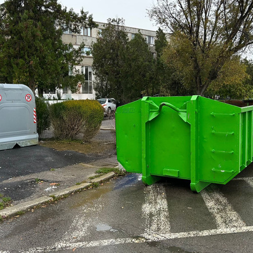 Containere speciale pentru deșeuri voluminoase, amplasate în cartierul Km 4-5 din Constanța