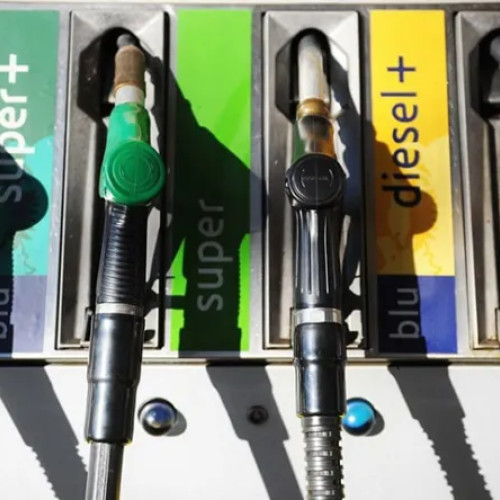 Taxele suplimentare pentru gaze și carburanți în România vor fi amânate până în 2031