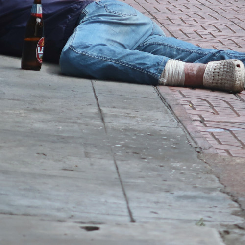 Pieton beat lovit de o autoutilitară la Petricani, dus de șofer la spital