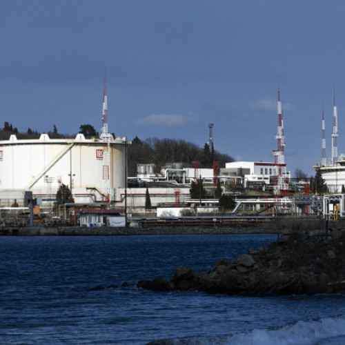 Bulgaria are rezerve limitate de benzină după sancțiunile americane impuse Lukoil