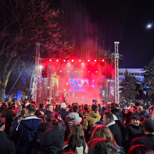 Primăria Botoșani organizează spectacol de Revelion în Piața Revoluției