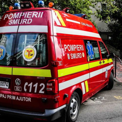 Elevă din clasa a VIII-a de la Otopeni a fost transportată de urgență la spital