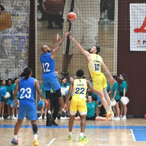 CSM BBA Petrolul Ploieşti a învins Steaua cu 90-88 într-un meci echilibrat