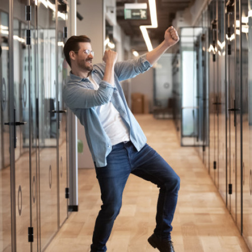 Ministerul Muncii propune prime pentru tineri și subvenții pentru angajarea mamelor cu mulți copii