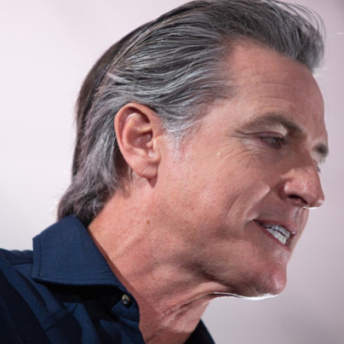 Gavin Newsom reaprinde acțiunile climatice la COP30 în absența lui Donald Trump