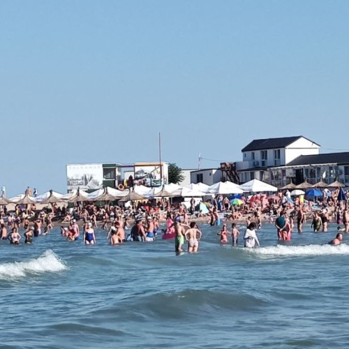 Nicuşor Dan sesizează neconstituţionalitatea legii privind folosirea plajelor la Marea Neagră