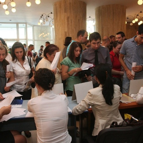 Statul vrea să sprijine financiar angajatorii care încadrează tineri și categorii vulnerabile