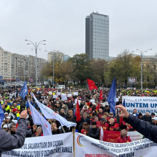 BNS protestează la Piața Victoriei pentru dreptate socială și creșterea salariului minim