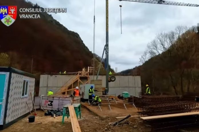 Autorizare pentru lucrările de apă și canalizare în comuna Tulnici, Vrancea