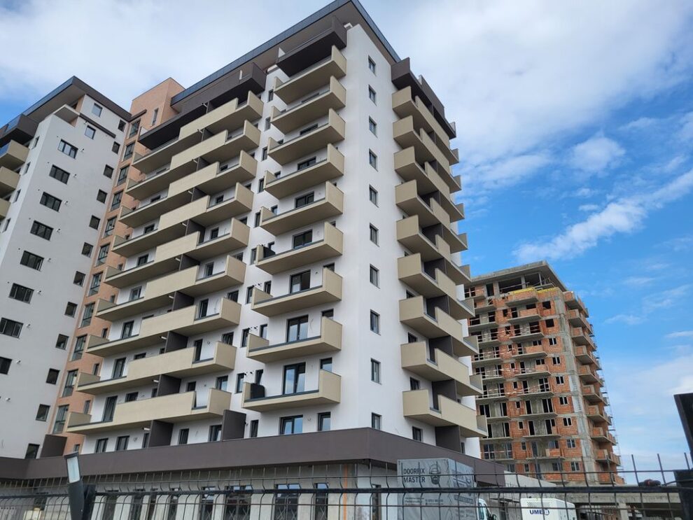 Creștere semnificativă a vânzărilor de apartamente și terenuri în Bistrița și județ