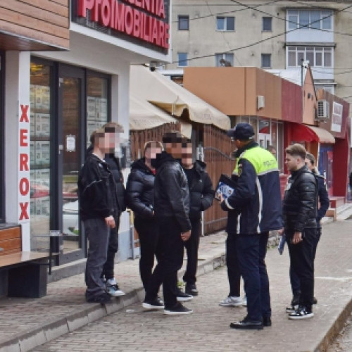 Acțiune de siguranță publică în zona liceelor din Roman