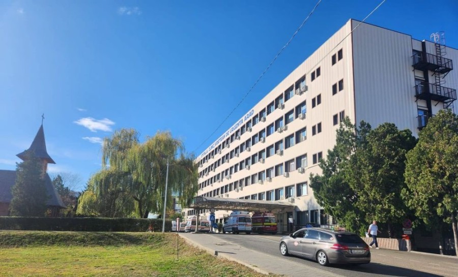Pacient resuscitat pe stradă și salvat de o echipă multidisciplinară la Spitalul Județean Arad