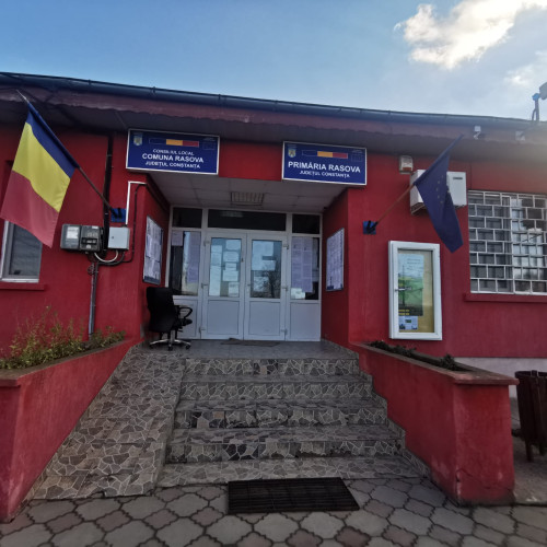 Elevii din Rasova învață în frig din cauza lipsei fochistului la școală