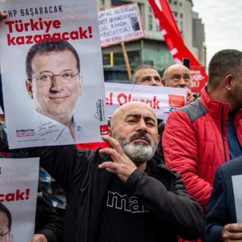 Procurorii turci cer deschiderea procesului pentru dizolvarea partidului CHP