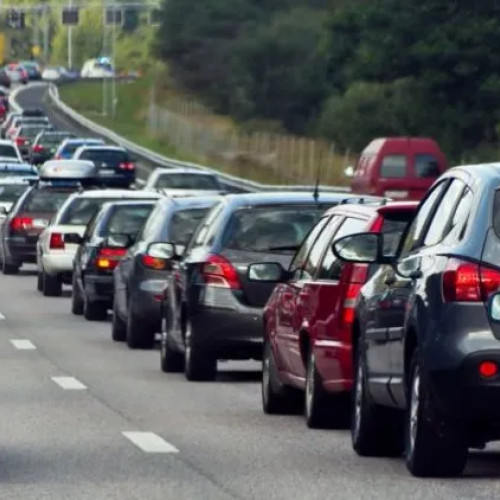 Cozi mari la McDonald’s din Cluj-Napoca blochează sensul de coborâre pe strada Pârâng