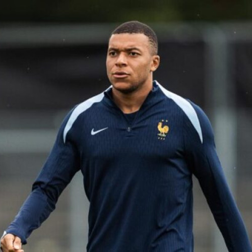 Kylian Mbappe aduce un omagiu victimelor atentatelor din 2015 înaintea meciului cu Ucraina