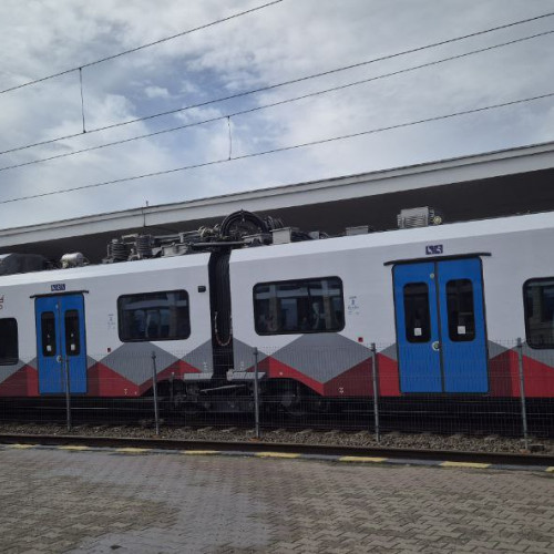 Defecțiune la rețeaua electrică afectează circulația trenurilor în zona Constanța