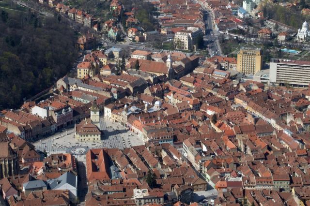 Primarul Brașovului anunță reguli noi pentru parcările din centrul istoric