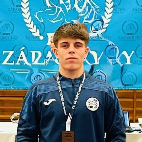 Luptătorul Laurențiu Florea de la CSȘ Târgoviște a obținut bronzul la “Olympic Hopes” de la Kosice