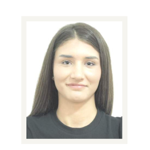 Căutări pentru o minoră înaltă de 1,80 m și 75 kg în apropiere