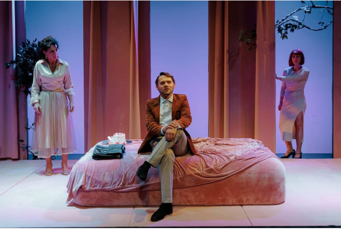 Teatrul Szigligeti Oradea aduce în noiembrie spectacole diverse și oferte speciale la bilete