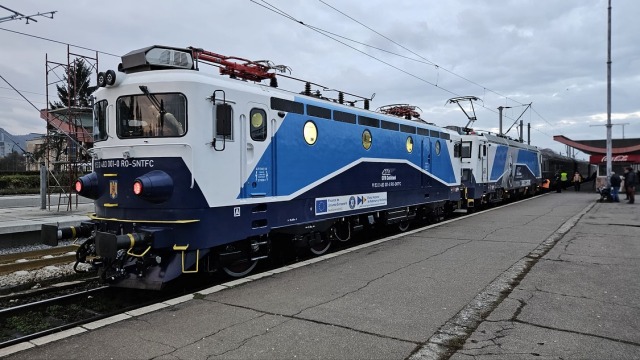 Prima locomotivă electrică modernizată la Brașov a fost predată CFR Călători