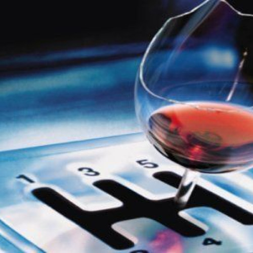 Un șofer din Dămuc prins conducând haotic și băut, cu 0,78 mg/l alcool în aerul expirat