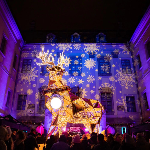 La Sibiu începe Christmas at the Palace în curțile Muzeului Brukenthal