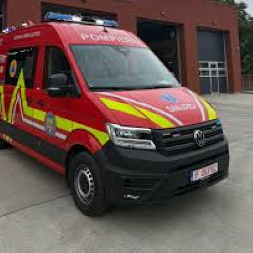 Bărbat rănit după ce a căzut de la etajul trei al unui bloc din Galați