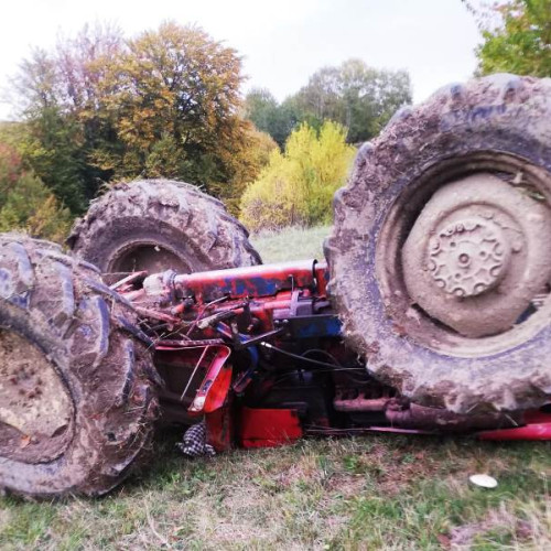 Tractorist de 69 de ani a murit în urma unui accident pe DN2L în comuna Câmpuri