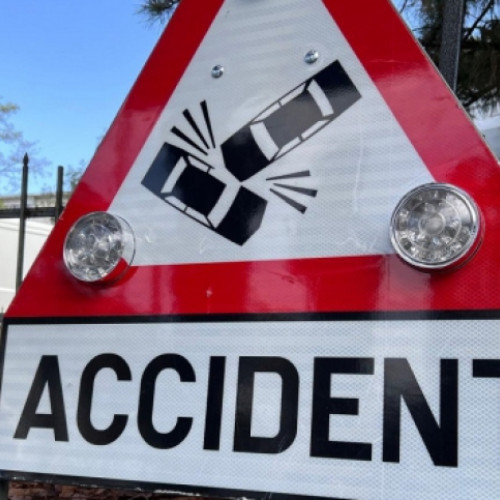 Un bărbat rănit într-un accident între un autoturism și un moped la Galați