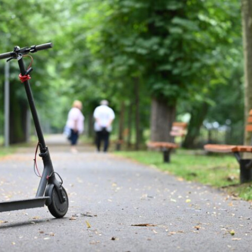 Trotinetele electrice, interzise în parcurile și zonele pietonale din Buzău