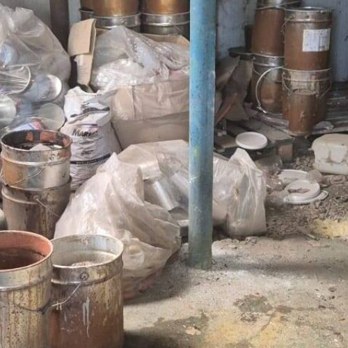 Comisarii de mediu din Buzău aplică amenzi pentru manipularea necorespunzătoare a substanțelor periculoase