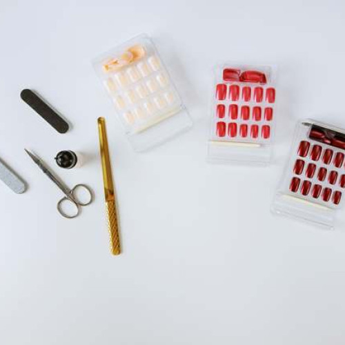 Greșeli frecvente în îngrijirea unghiilor acasă care pot afecta sănătatea și aspectul