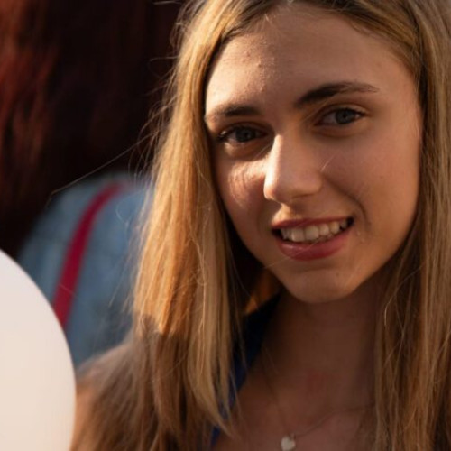 Elevi de la Hasdeu experimentează jurnalismul de teatru la Săptămâna Teatrului Tânăr