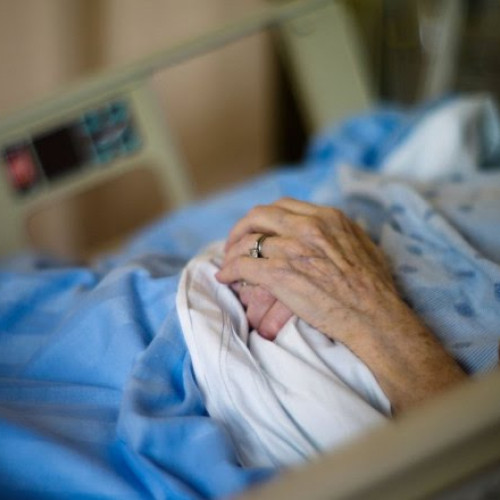 Pacientă cu cancer primește în instanță tratament vital de la statul român