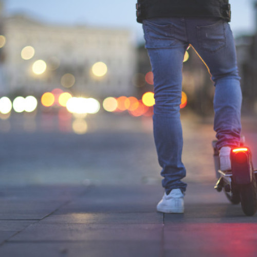 Legea RCA extinde asigurarea obligatorie la trotinete și biciclete electrice rapide