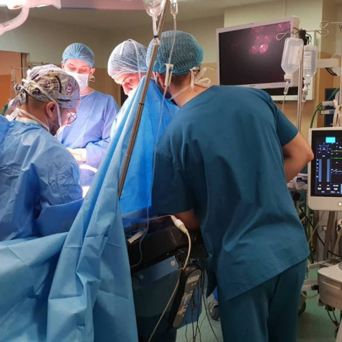 Intervenţie neurochirurgicală cu pacientul treaz, realizată pentru prima dată în spitalul Bagdasar-Arseni