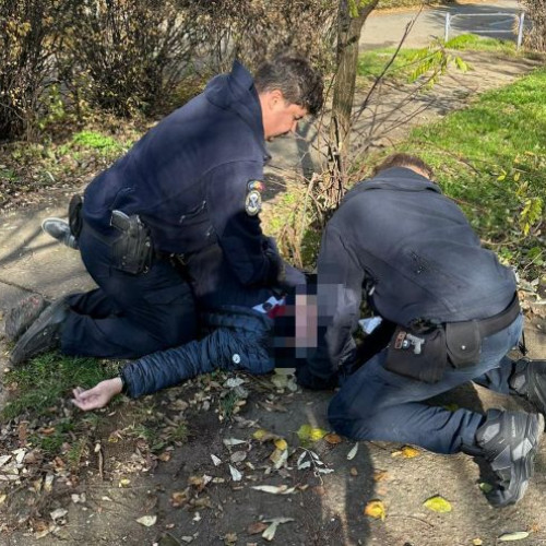 Salvare promptă la Brașov: jandarmii au resuscitat un bărbat căzut