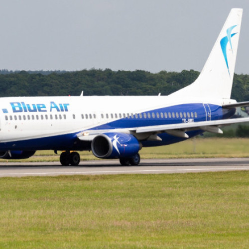 Trei cadre de avioane Blue Air vândute pentru a fi transformate în hoteluri și restaurante