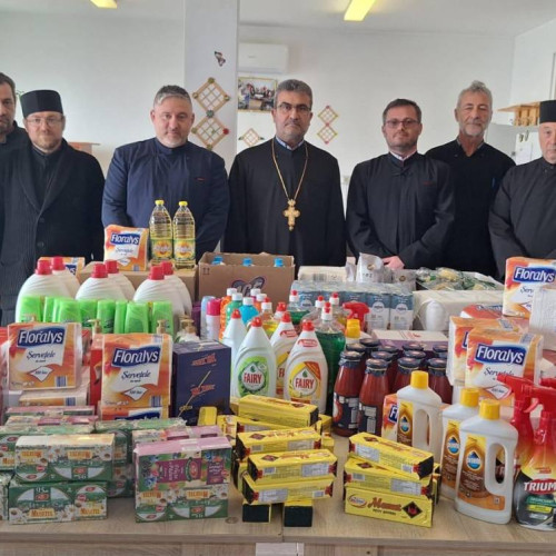 Preoți și tineri dâmbovițeni au oferit sprijin bătrânilor din Pătroaia
