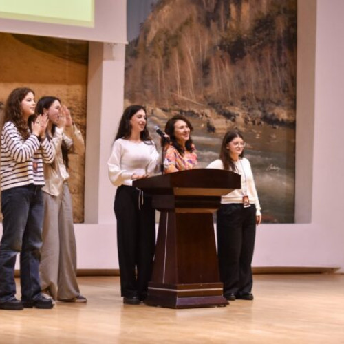 Competiția HDebate 2025 a reunit tineri din toată țara pentru dezbateri și dialog