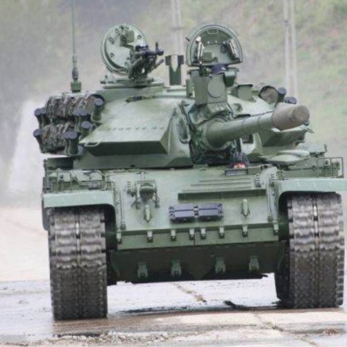 Parlamentul aprobă procedura pentru contractele programului de tancuri principale