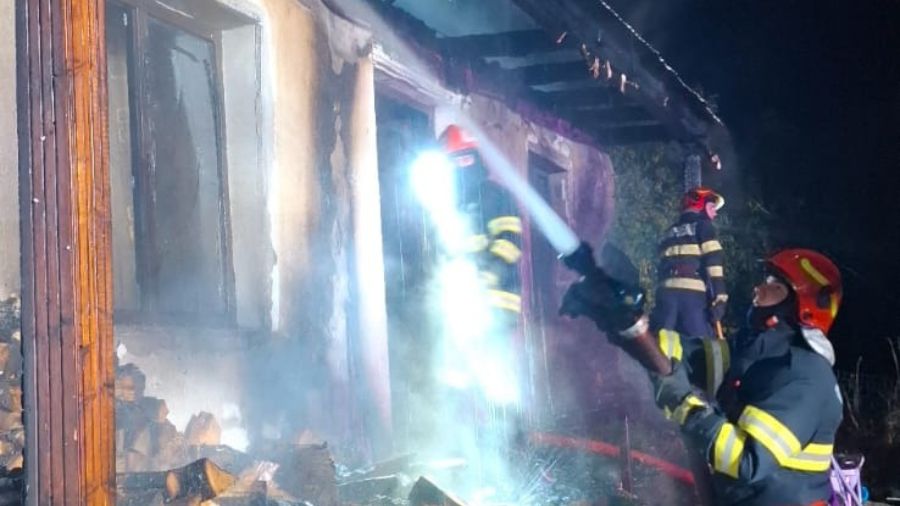 Bărbat găsit mort după un incendiu în comuna Ghimeș-Făget