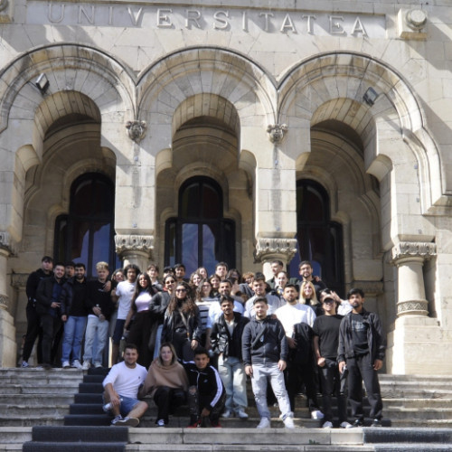 Tineri din patru țări au explorat democrația și implicarea civică în proiectul UVSAR