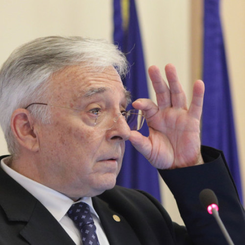 Isărescu: România are șanse mari să evite o recesiune, în ciuda încetinirii economice