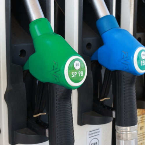 Carburanții se scumpesc în România, autoritățile monitorizează creșterile