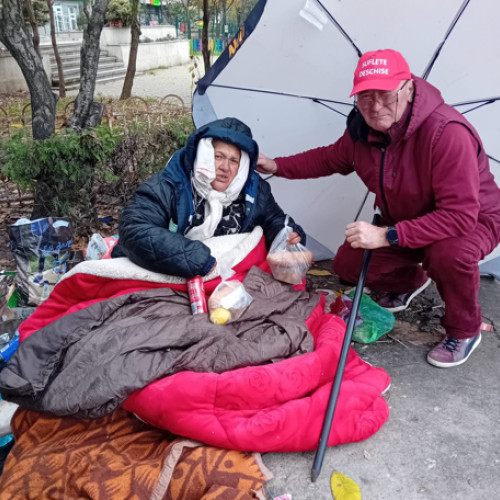 Aurica, femeia fără adăpost care își petrece nopțile în frig și singurătate